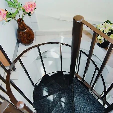 Cosy Down Town Apartman Kavála